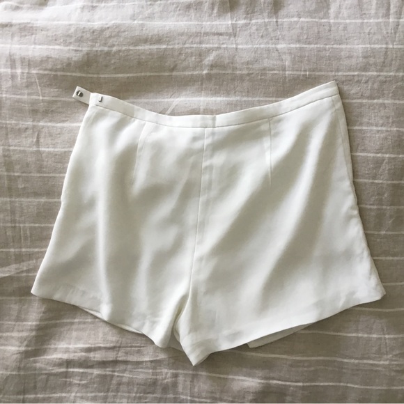 Aritzia Babaton Skort, off-white, size 8 - Picture 2 of 9